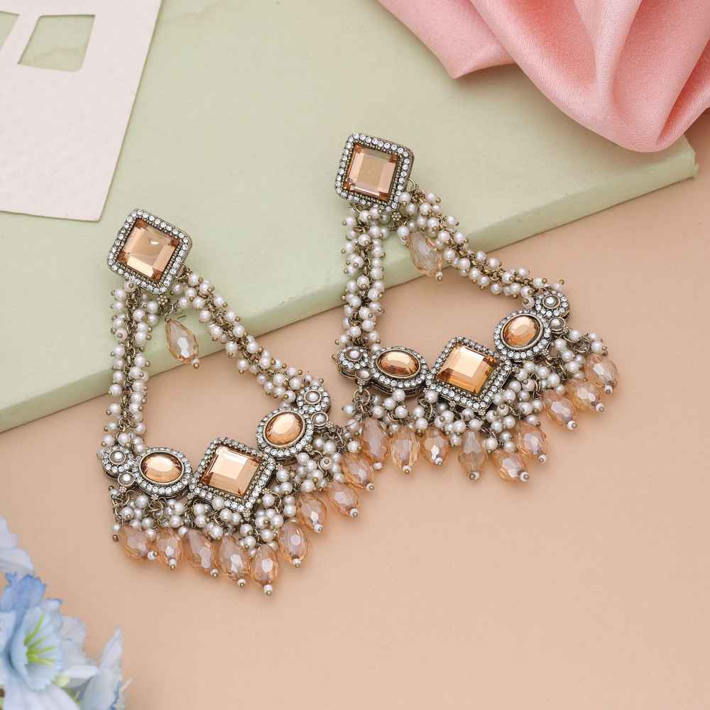 Gold Color Kundan Earrings Featuring Luxurious Shine And Ethnic Appeal-FNKDE147GLD