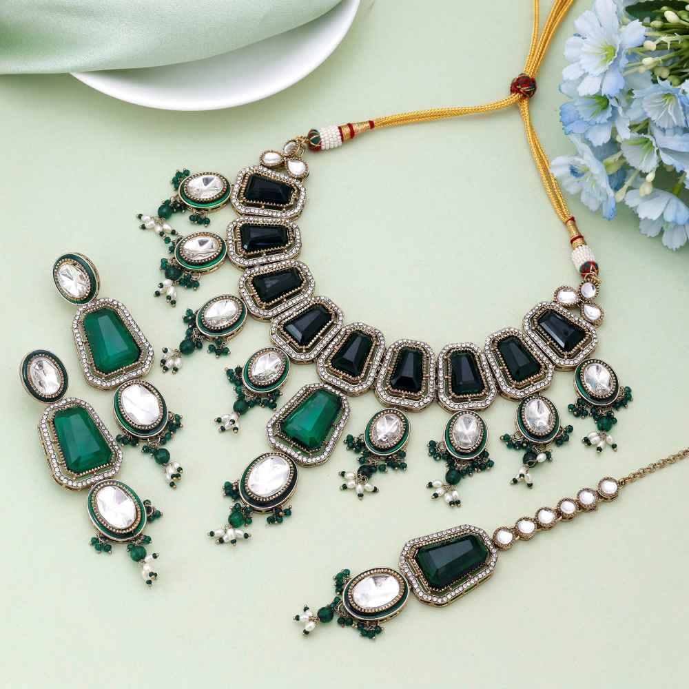 Green Color Kundan Necklace Set Featuring Premium Finish For Ethnic Fashion-FNKN176GRN