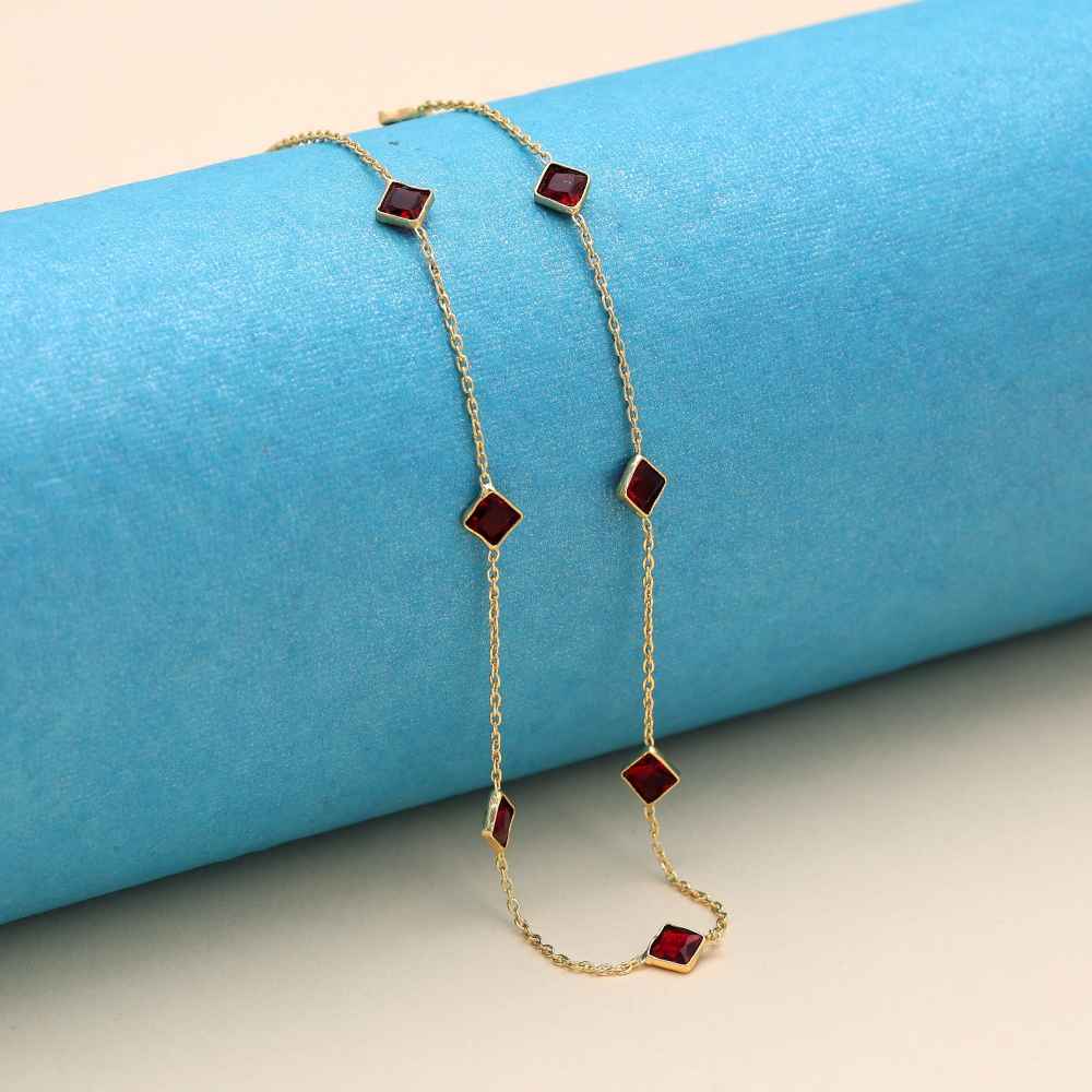 Maroon Color Fashion Chain Necklace Crafted For Versatile Ethnic And Casual Looks-FNTRDN219MRN