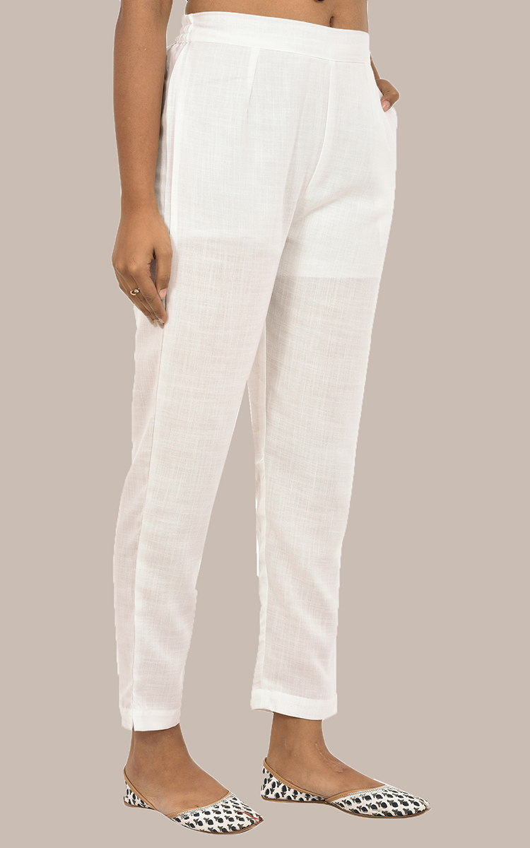 Women White Cotton Slub Solid Pants-36117